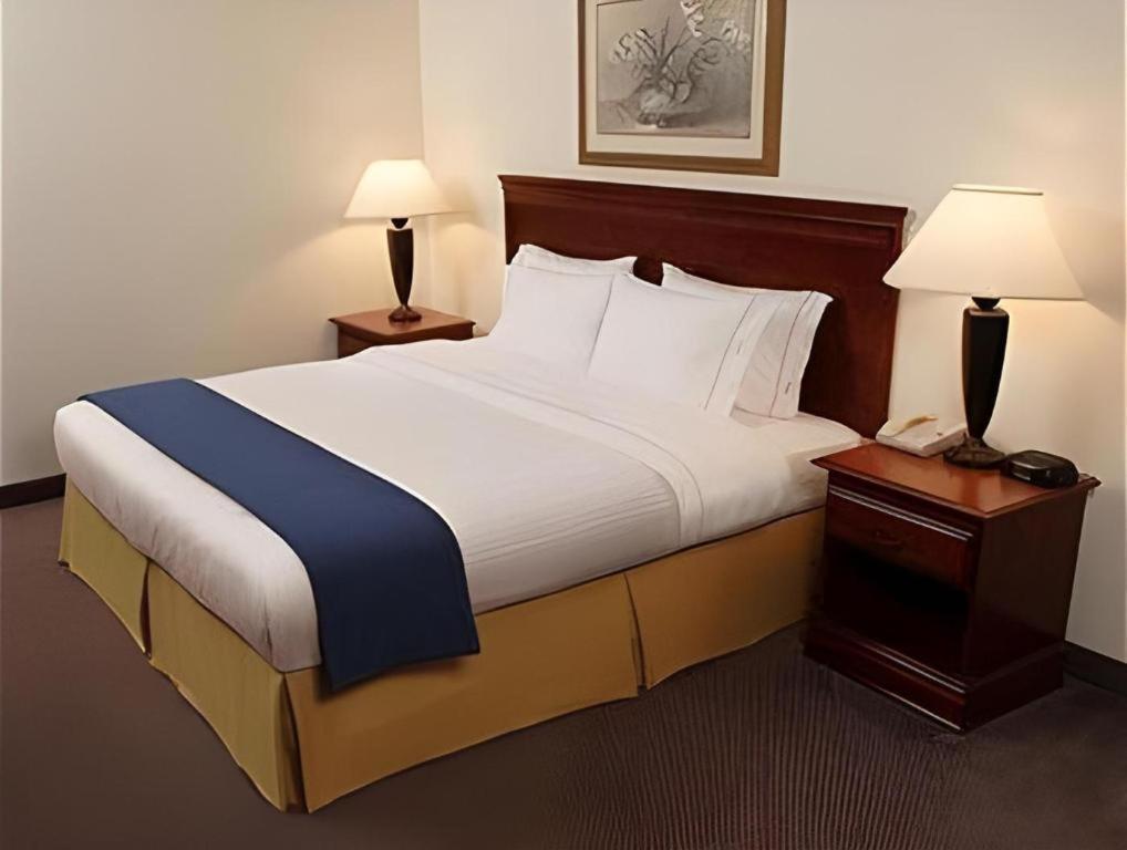 Holiday Inn Express Hotel & Suites Grand Island By Ihg Exterior foto