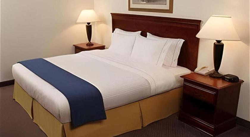 Holiday Inn Express Hotel & Suites Grand Island By Ihg Exterior foto